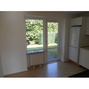 K�kken med udgang til baghave og tereasse