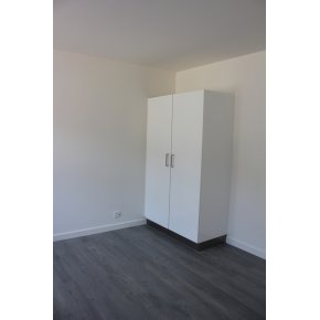 Skabe i stort v�relse